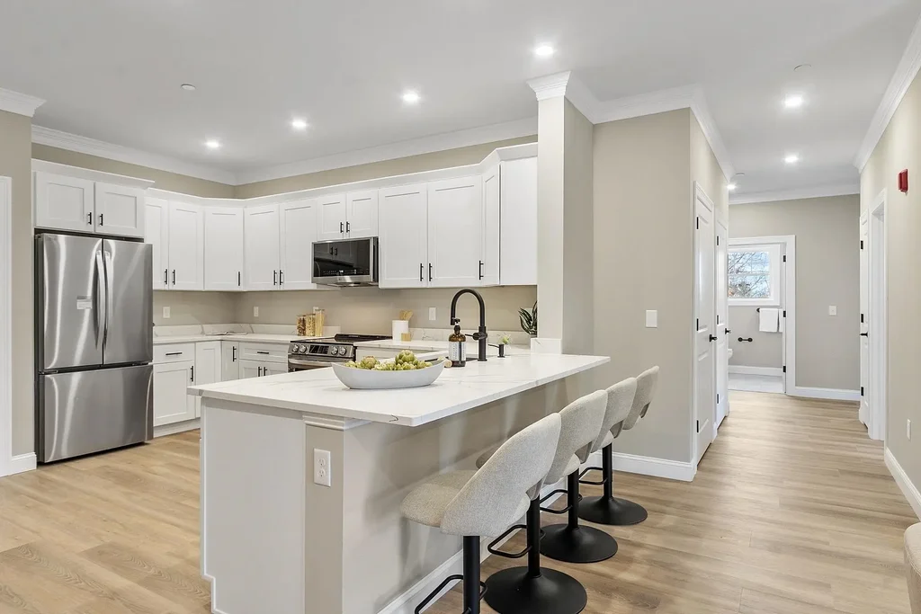 10100 S Willow Street, Manchester