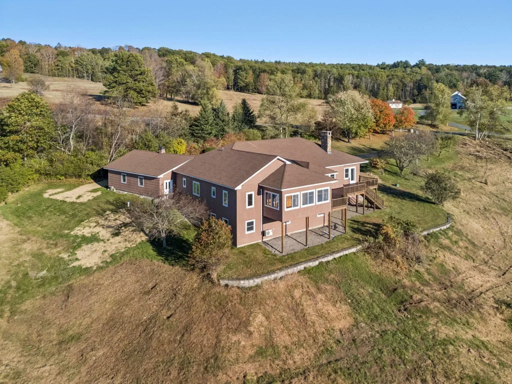 31 Eagle Ridge Drive, Lebanon