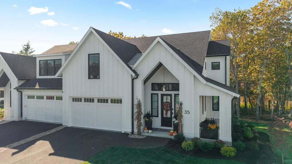 44 Trails Edge Road, Windham