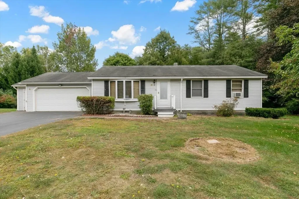 57 Hammond Acres, Charlestown