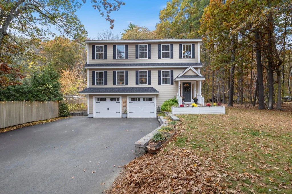 21 West Shore Park Road, Kingston