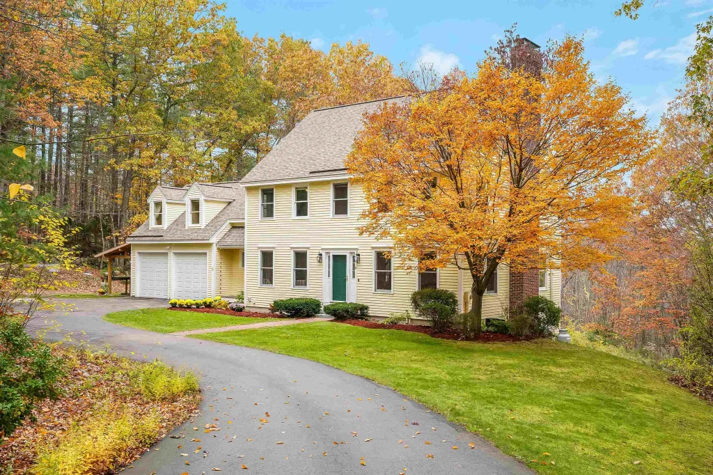 6 Whittemore Lane, Amherst