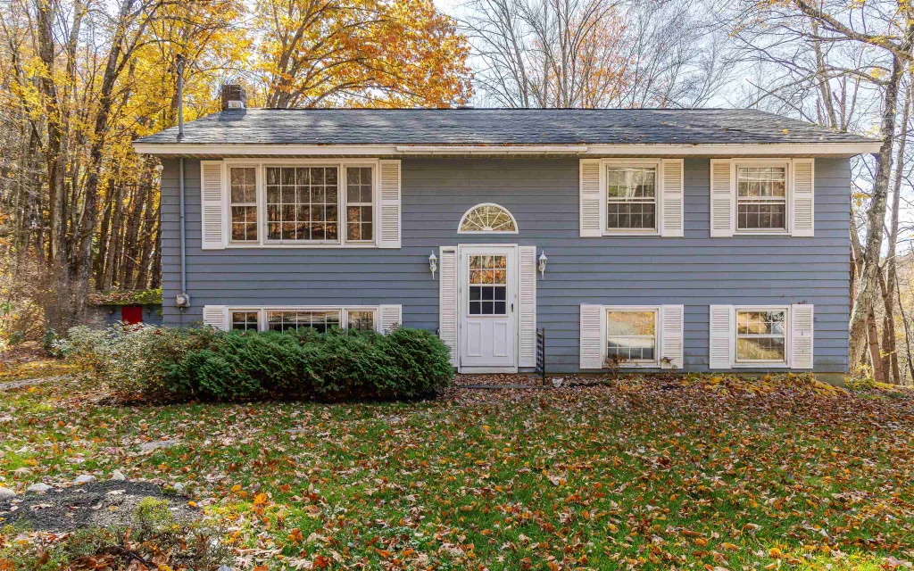 31 Mountain View Road, Walpole