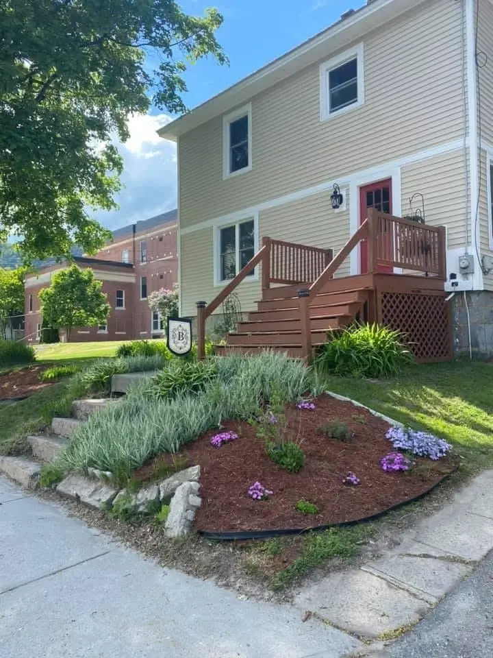 213 Hillside Avenue, Berlin