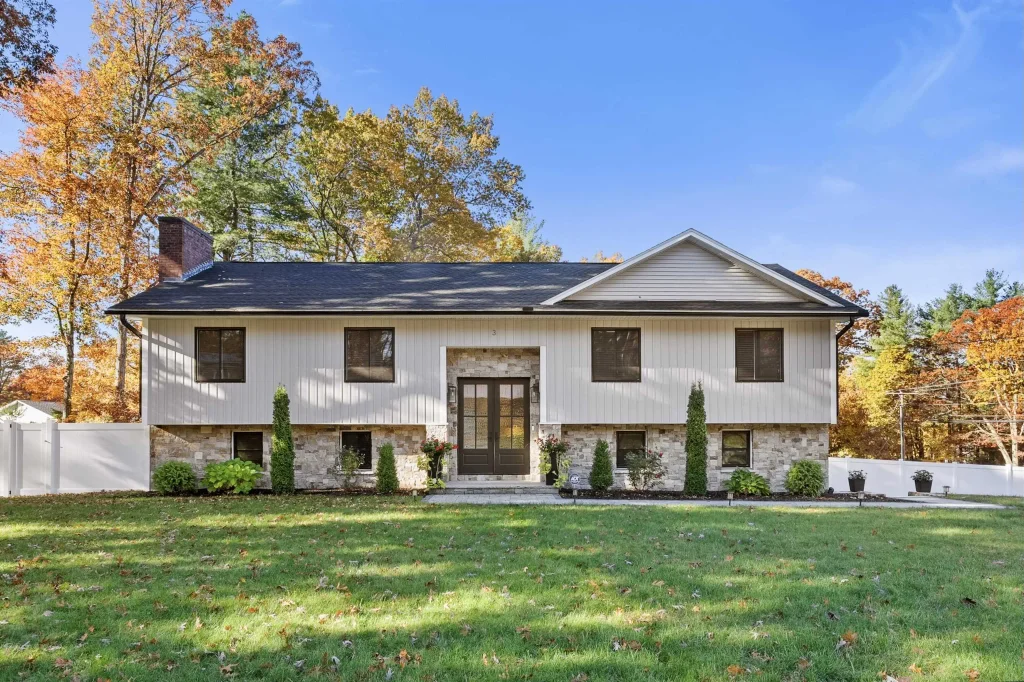 3 Robin Drive, Hudson