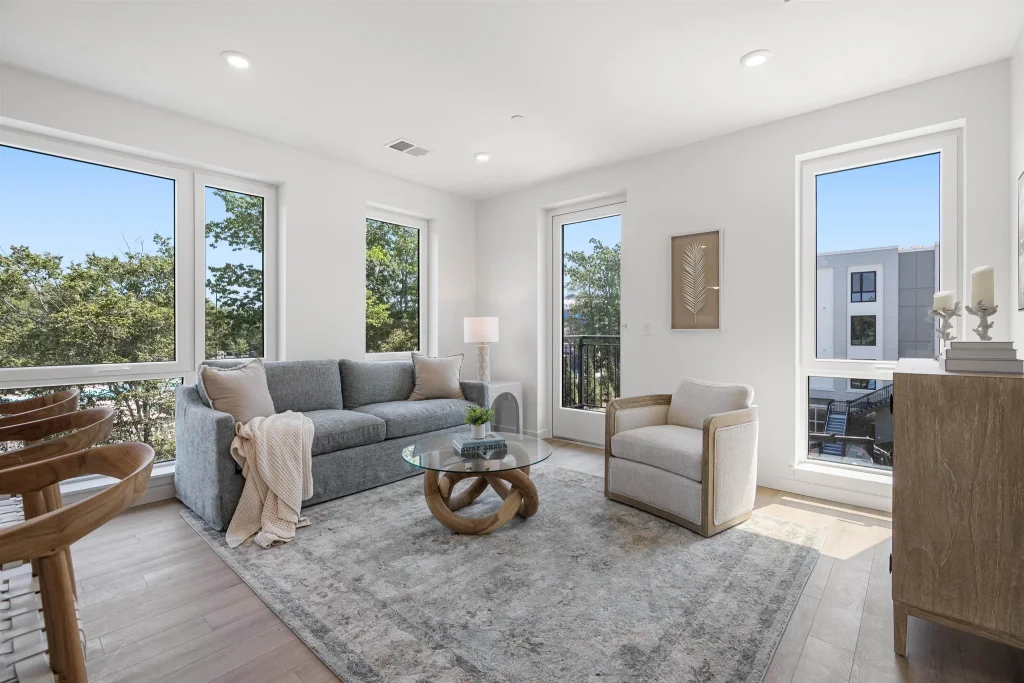 80 Constitution Avenue, Portsmouth