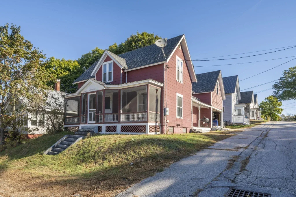 18 Highland Avenue, Franklin