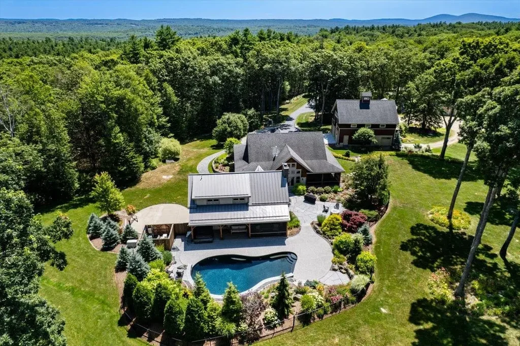 849 River Road, Weare