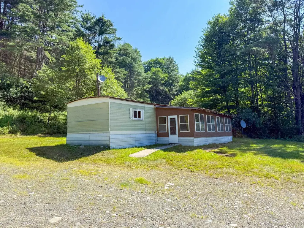 725 Sugar Hill Road, Lisbon