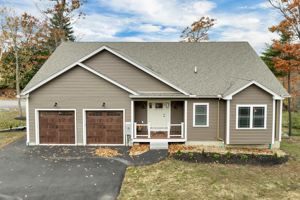 10 Echo Lane, Laconia