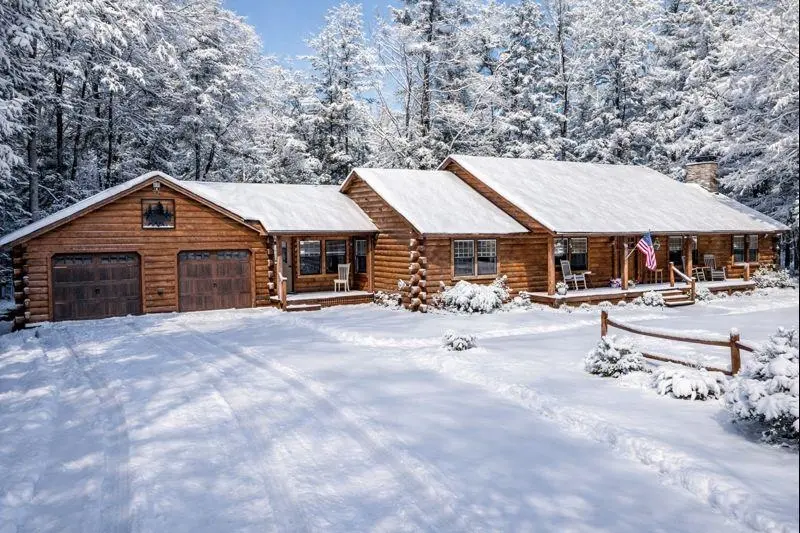 70 River Street, Bartlett