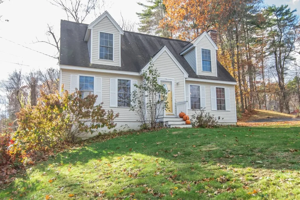 9 Abbey Road, Raymond