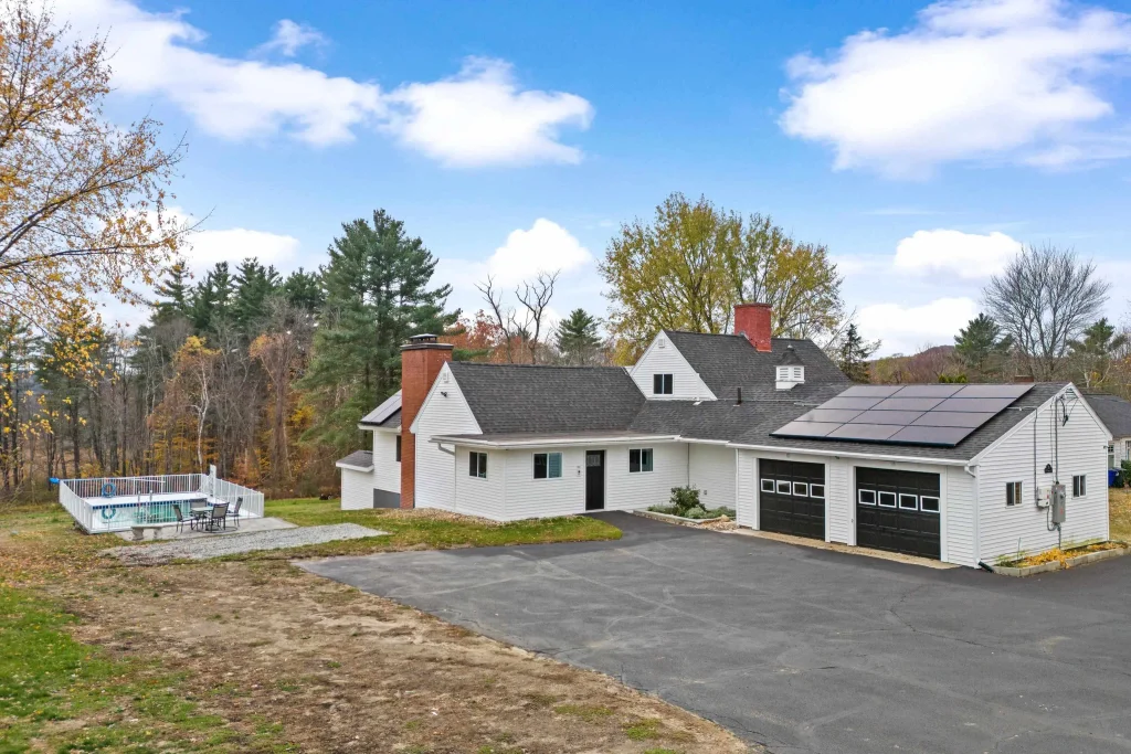 175 Saint Anselm Drive, Goffstown