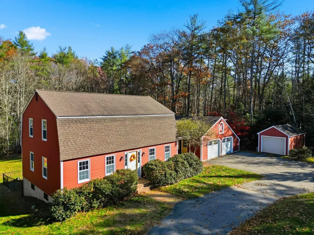 254 Ash Swamp Road, Newmarket