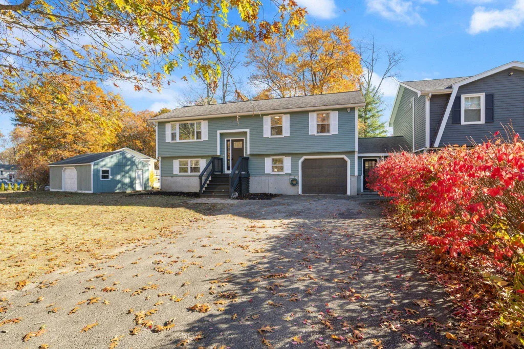 8 Kimberly Drive, Seabrook