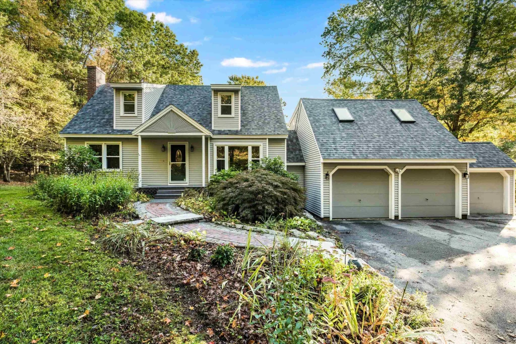 53 Cross Road, Hooksett