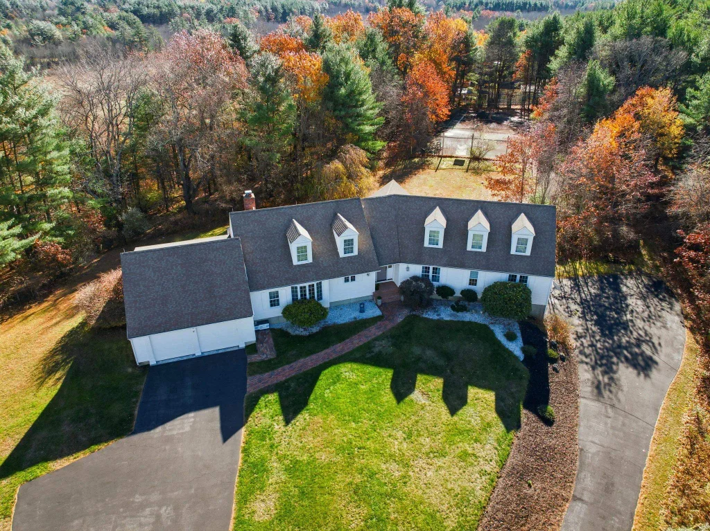 276 N Amherst Road, Bedford