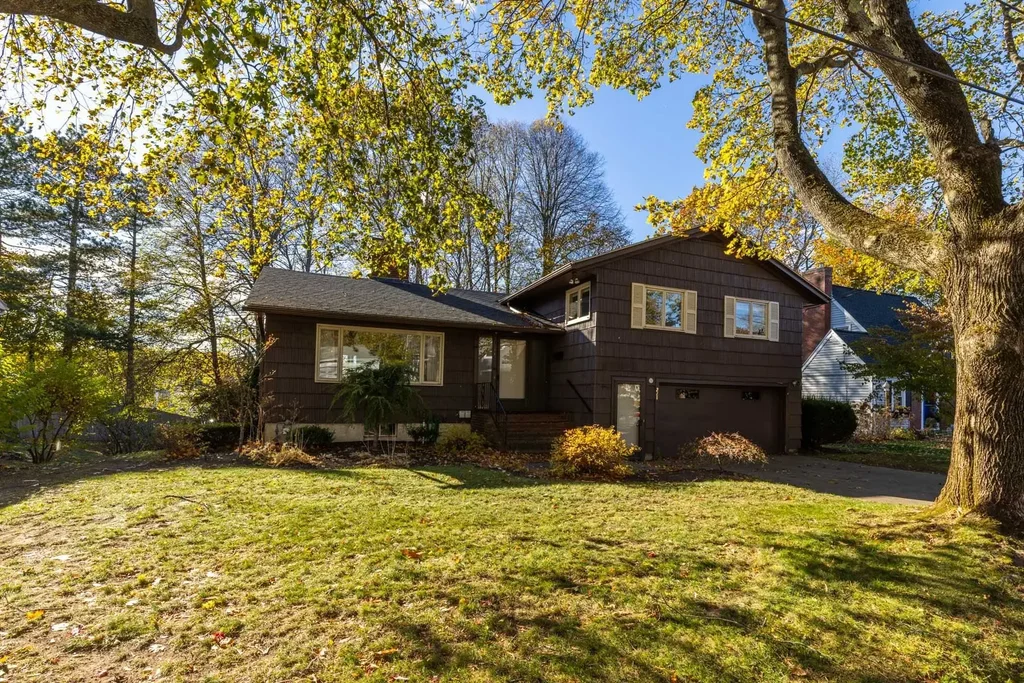 221 Hillside Drive, Portsmouth