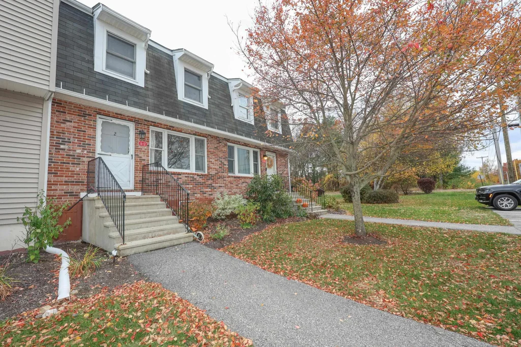 1 Oakwood Lane, Goffstown