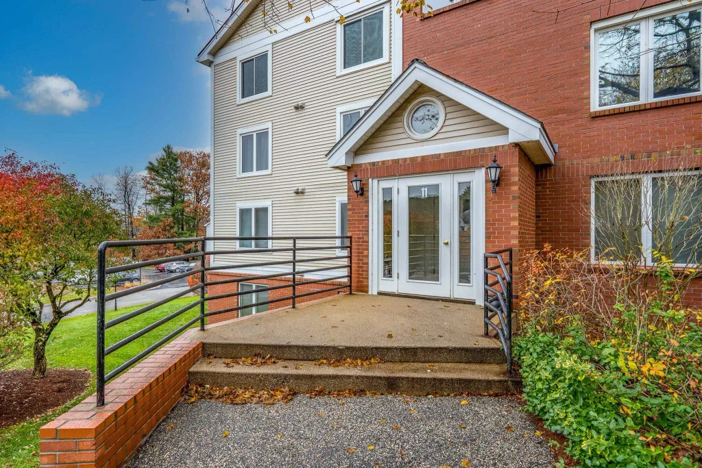 11 Timberwood Drive, Goffstown