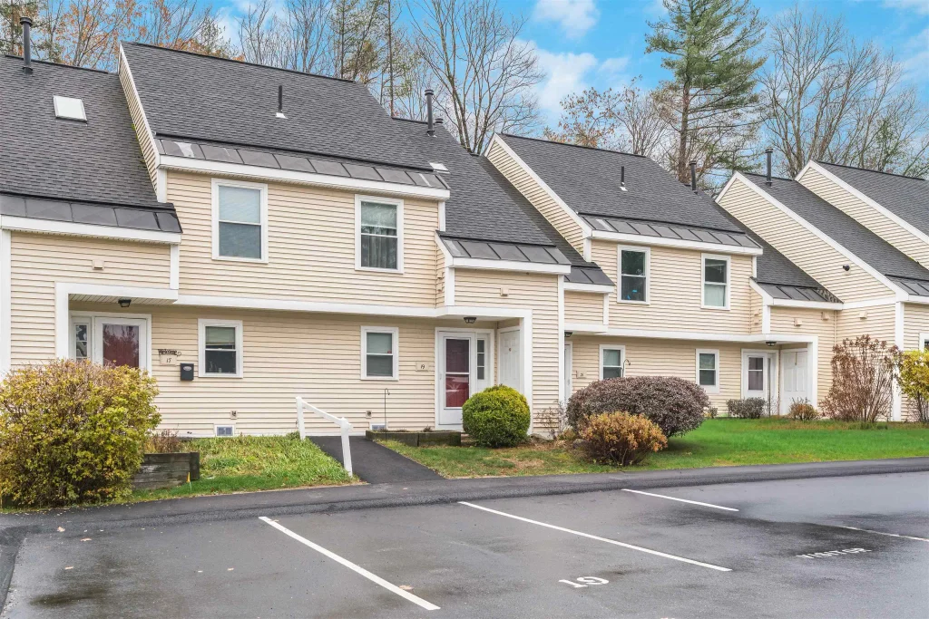 19 Bluffs Drive, Concord