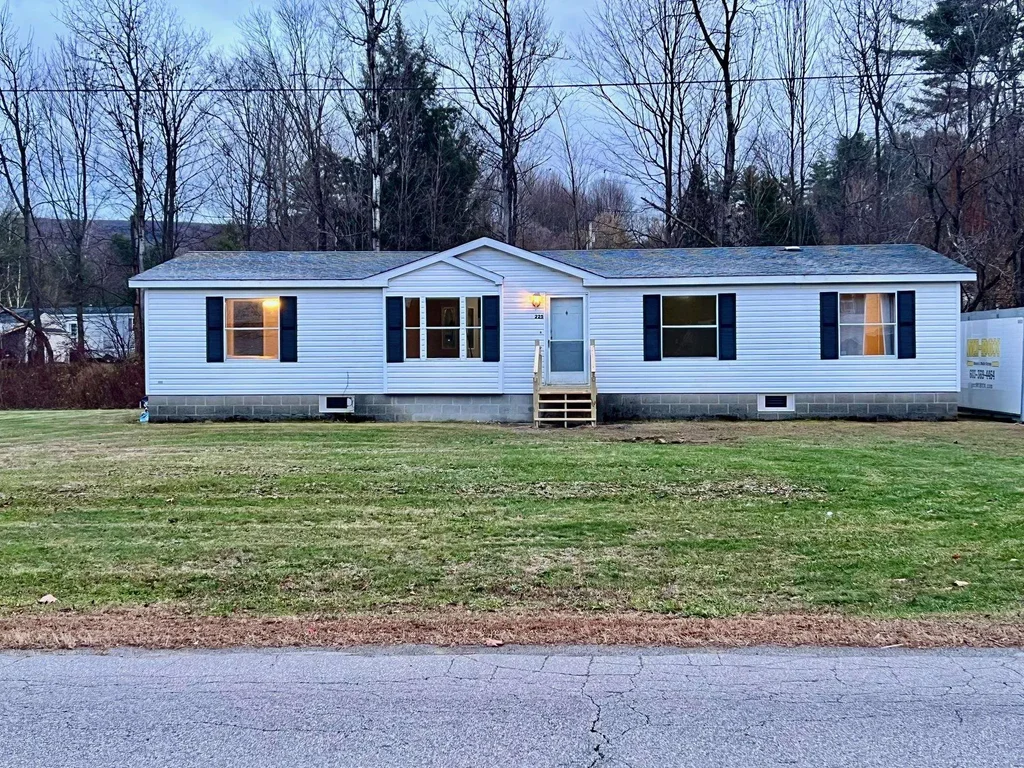 225 Sugar River Drive, Claremont