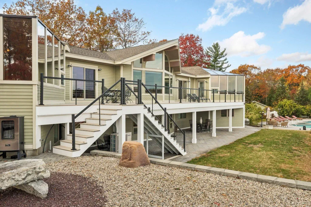 141 Lakewood Drive, Alton