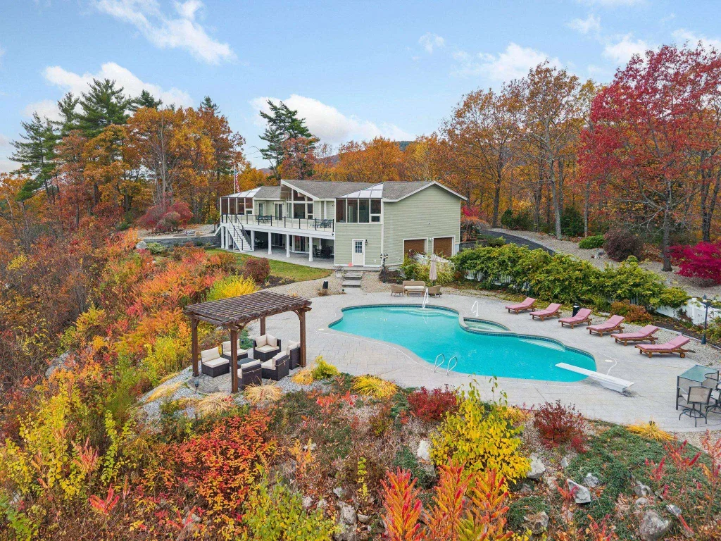 141 Lakewood Drive, Alton