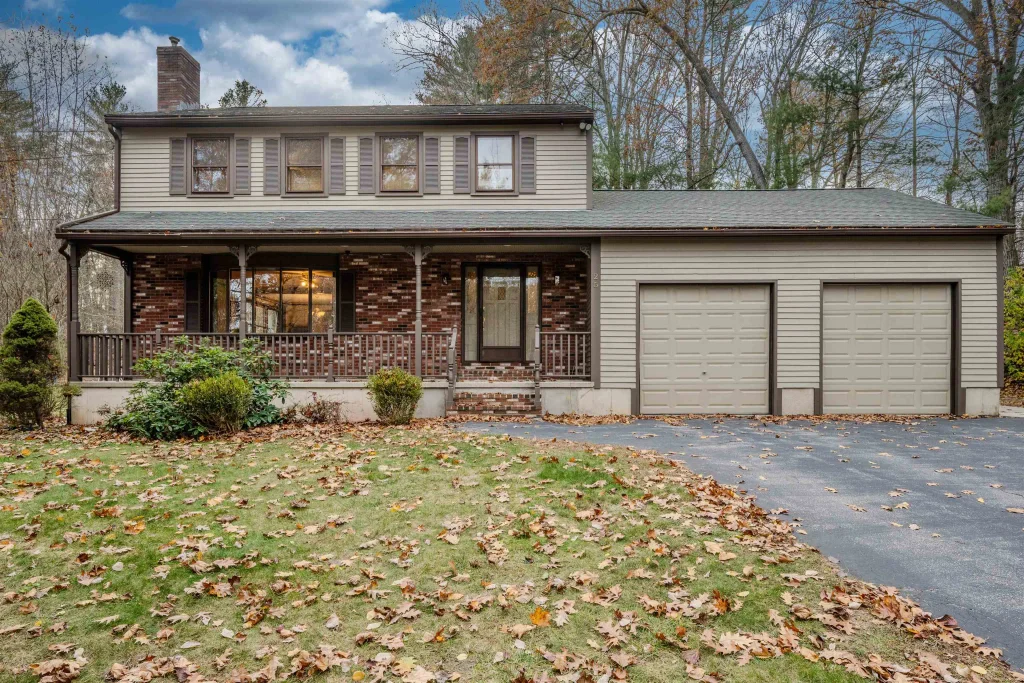 25 Misty Lane, Pelham