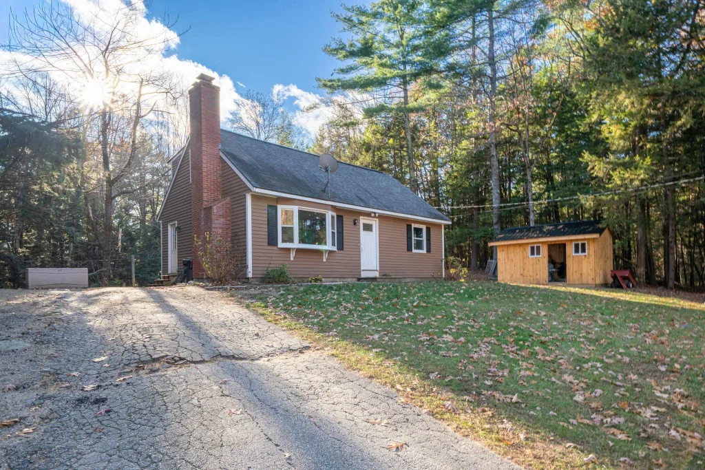 143 Tanglewood Drive, Henniker