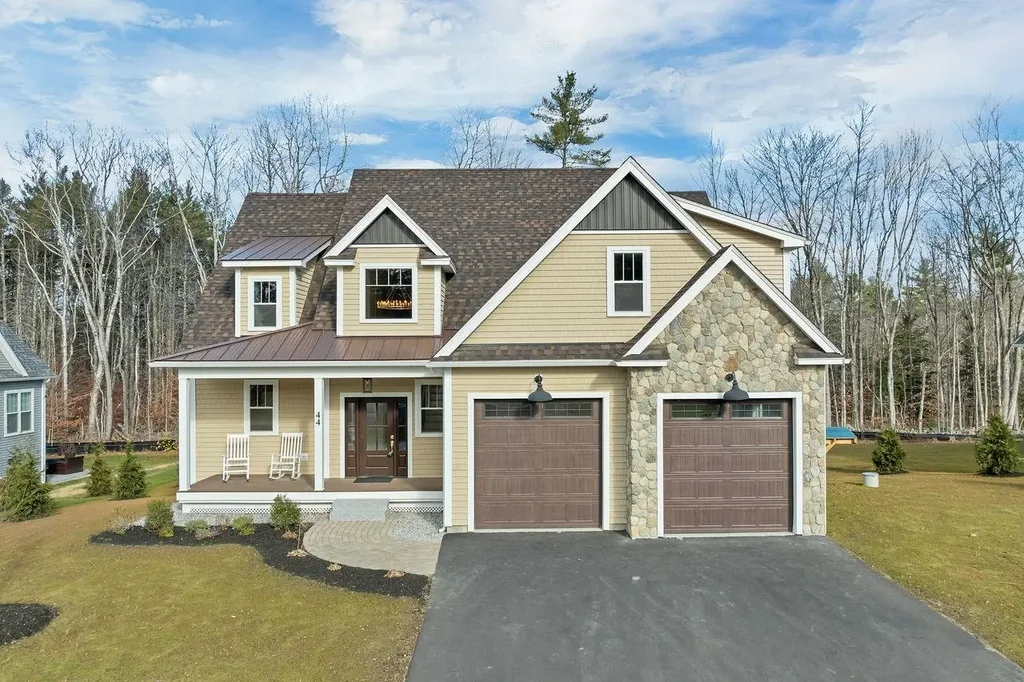 44 Lady Walsingham Way, Laconia