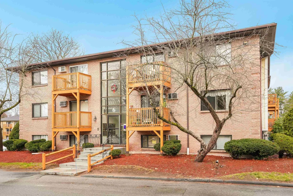 6 Lancelot Court, Salem