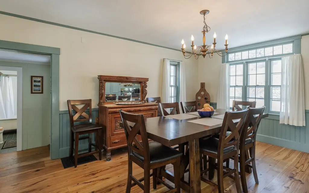 658 Main Street, Marlborough