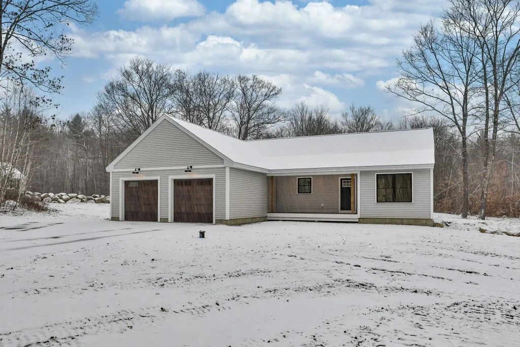 16 Thompson Crossing Road, Antrim