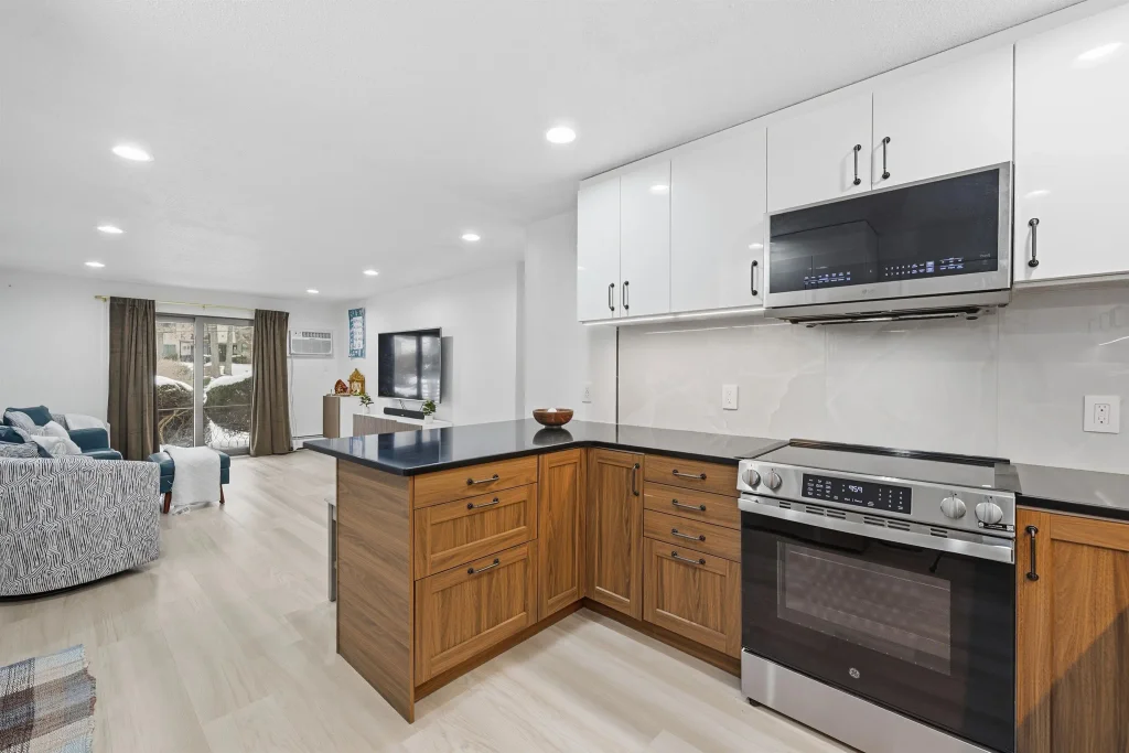 4 Strawberry Bank Road, Nashua