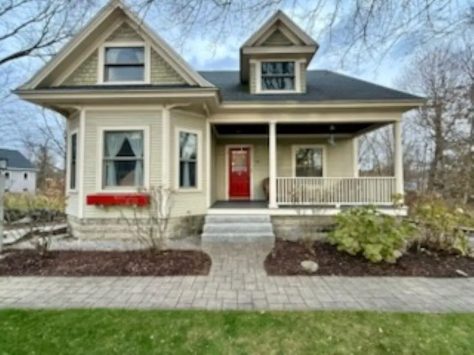 86 Maple Street, Henniker