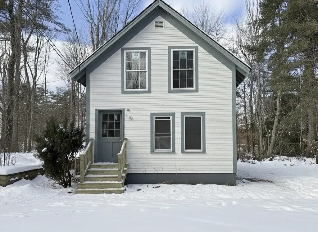 25 Huckins Street, Ossipee