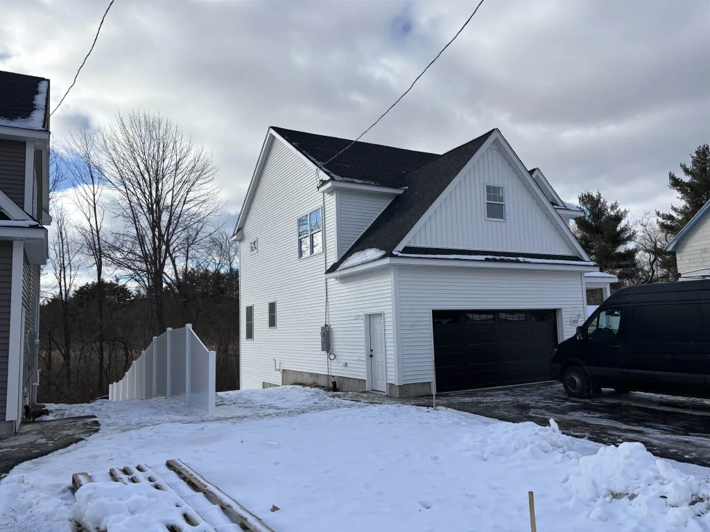 153 Garvin Avenue, Manchester