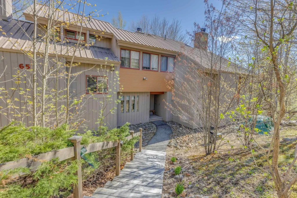 65-2 Clearbrook Road, Lincoln