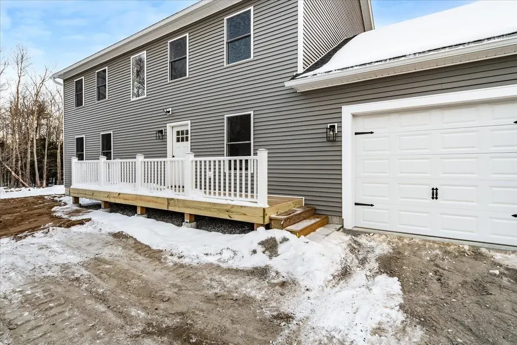 603 Clough Hill Road, Loudon