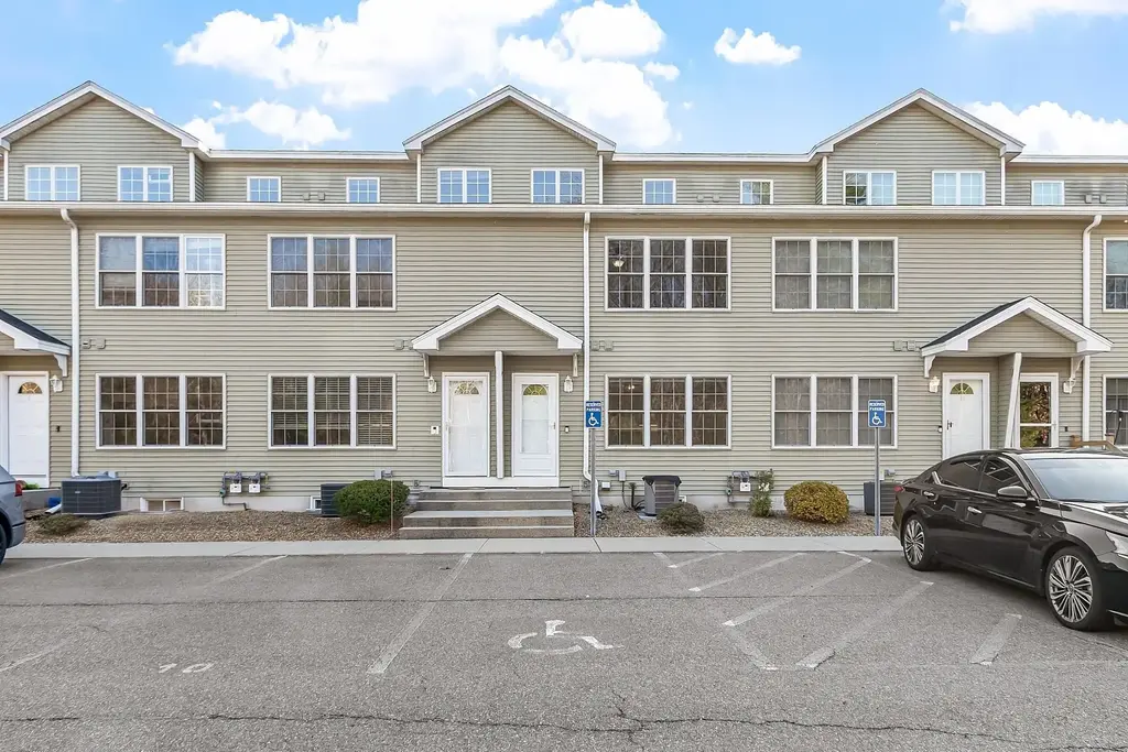 10 Steeple Chase Drive, Hampstead