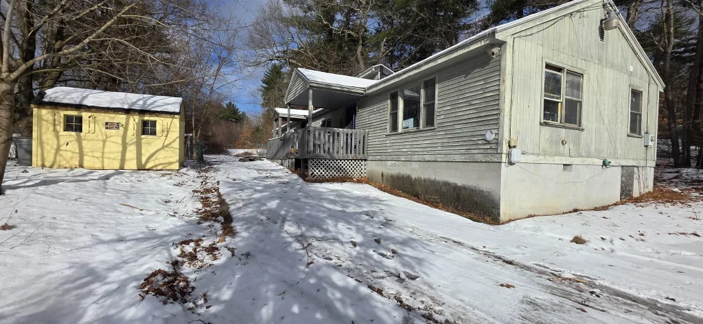 99 Route 27, Raymond