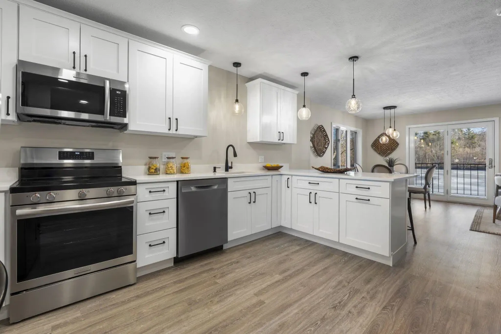 51 River Front Drive, Manchester