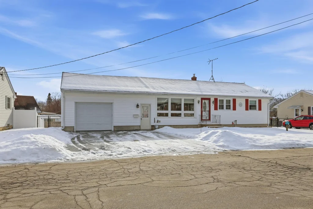 91 Miami Court, Manchester