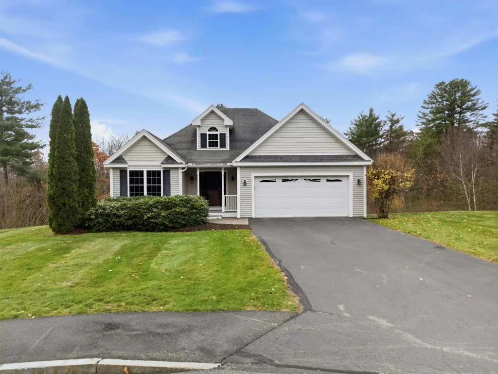 10 Dewberry Lane, Hooksett