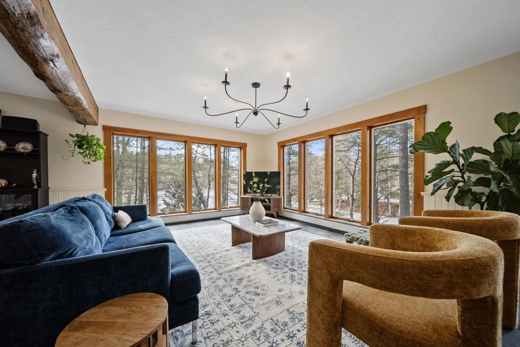 9 Pippen Lane, Pittsfield