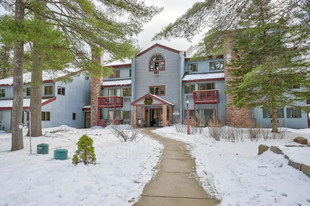 8t River Run Drive, Bartlett