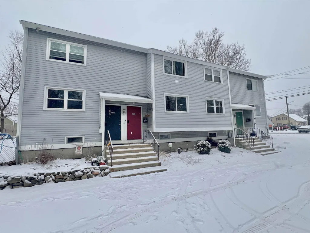 206 Calef Road, Manchester