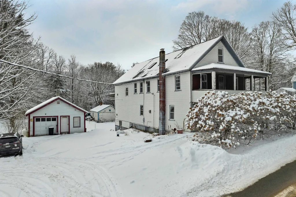 11 White Plains Road, Webster