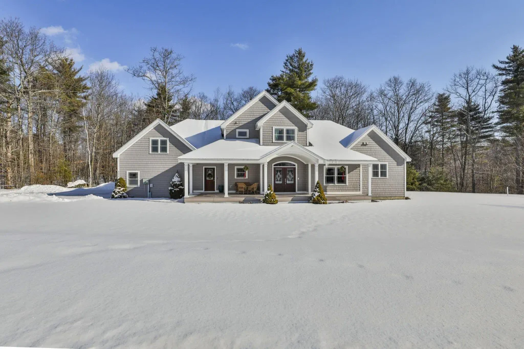 391 Turner Way, Laconia